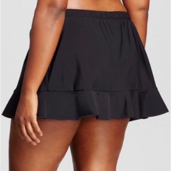 WOMEN’S Ruffle Swim Short - Picture 2 of 10